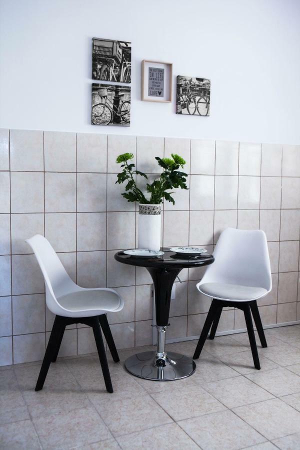 Best Located Executive Apartment In Maroussi. Athen Eksteriør bilde
